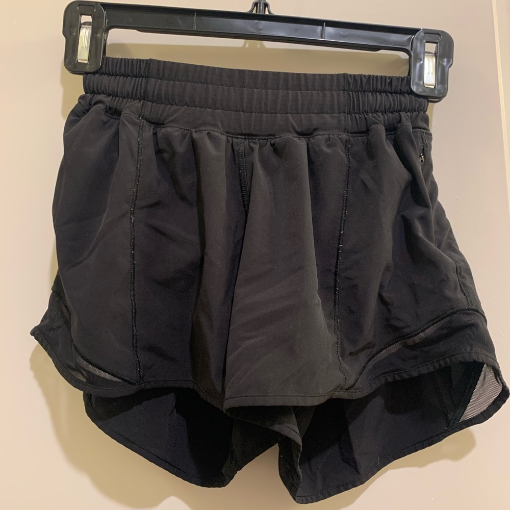 ❌❌SOLD❌❌SIZE 4 LULULEMON Hotty Hot Shorts * Long 4